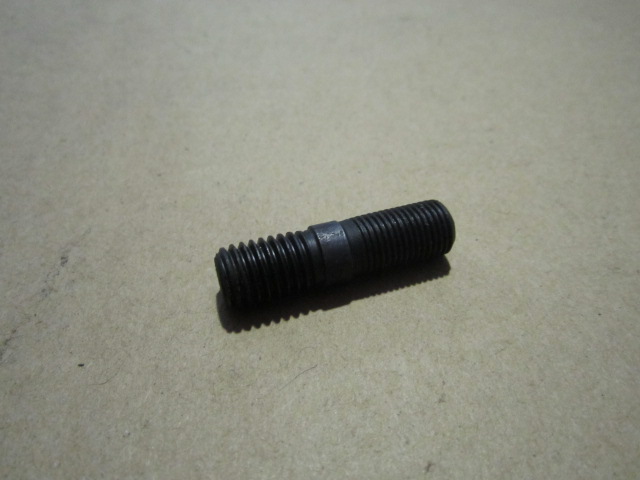 05B0004	ZL50C.3.3-3	Stud; 35