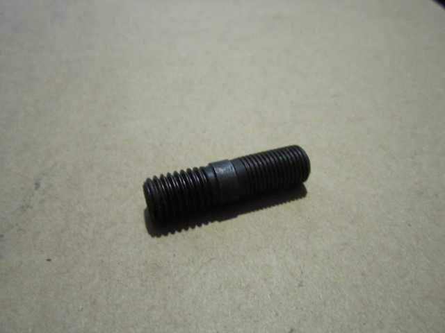 05B0004	ZL50C.3.3-3	Stud; 35