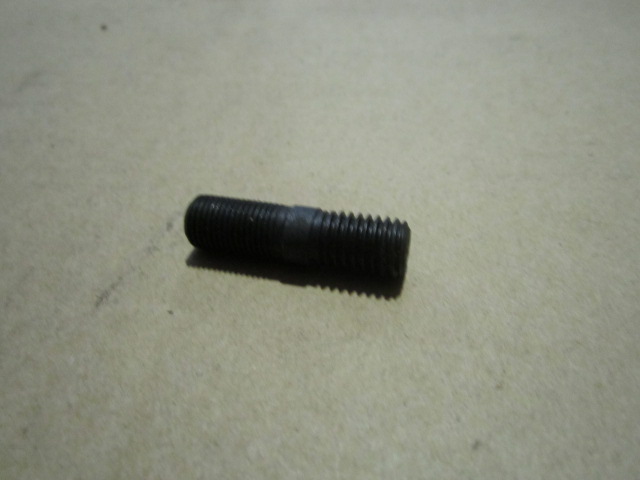 05B0004	ZL50C.3.3-3	Stud; 35