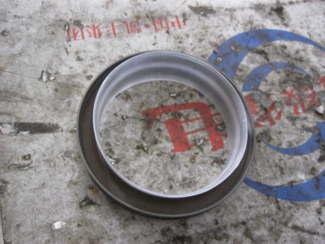 40C2089	D02B-104-02A+B	Oil seal; ASSY