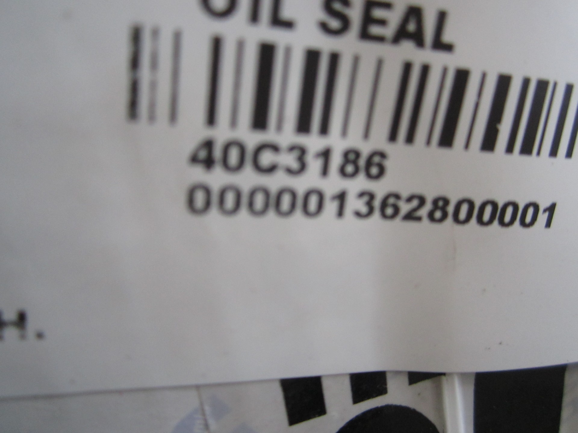 40C3186	3948578	Oil seal; ASSY