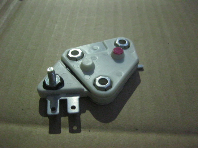 SP100728	6CT.3935530-1	Generator regulator