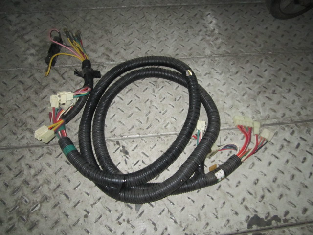 08C0048	11B4038	Fuse box connection harness