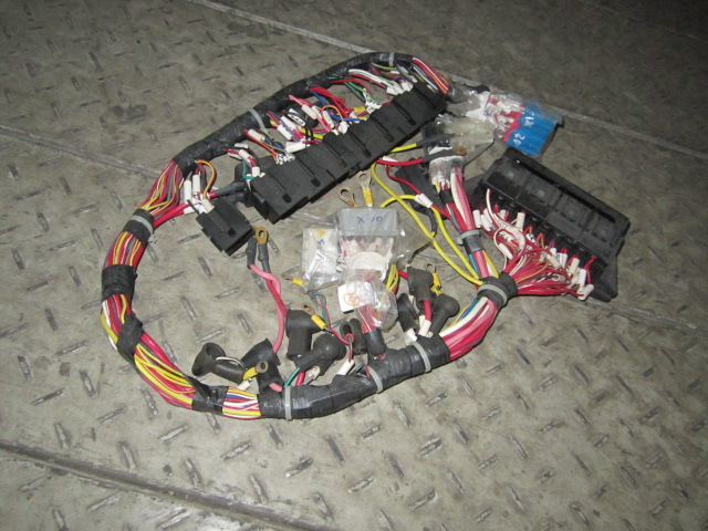 08C1233		Control box wiring harness
