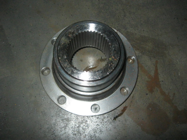 SP100433	ZF.4644303389	output flange