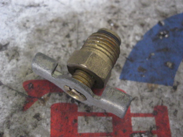 SP100945	6135.761G-18D-030	Drain valve