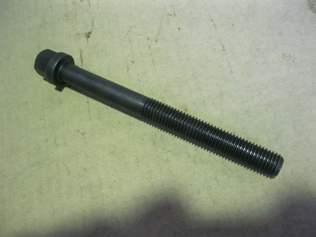 SP101276	D02A-107-30+A	Cylinder head long bolt