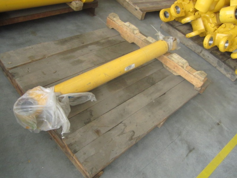 10C0171	10C0171	Bucket cylinder MB001000