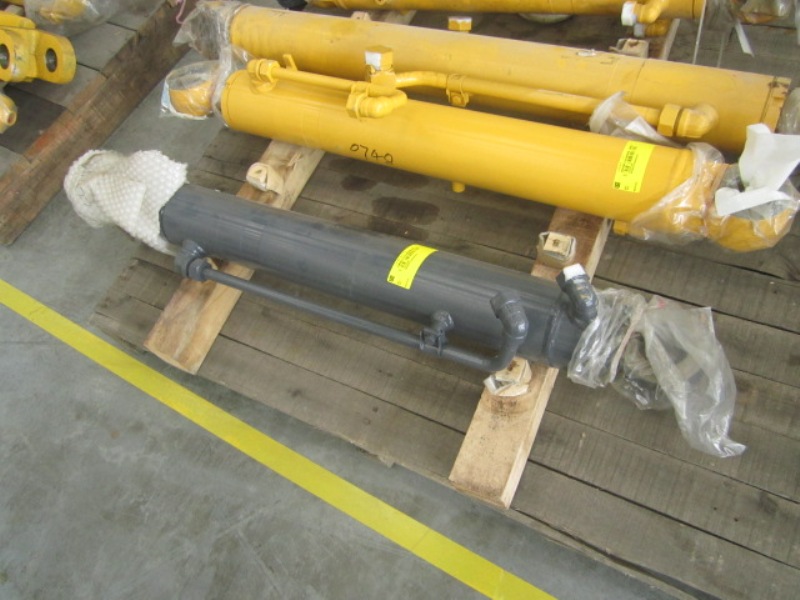 10C0422		Boom deflection cylinder assembly