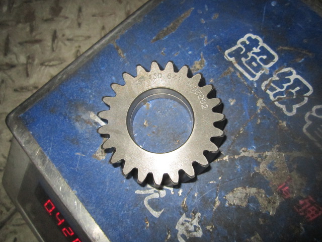 SP101782	6108G.430-1011011	Oil pump intermediate transmission gear