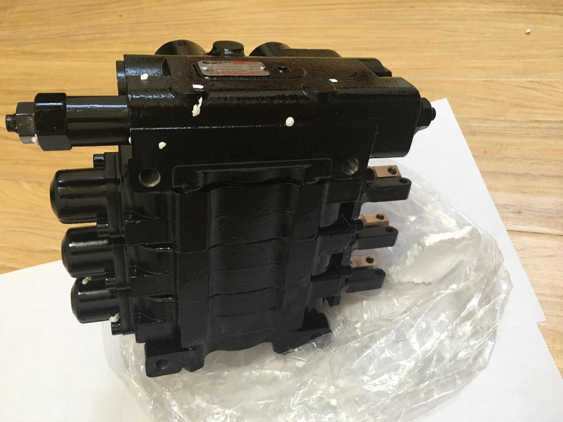 12K2046 	102526	hydraulic pump