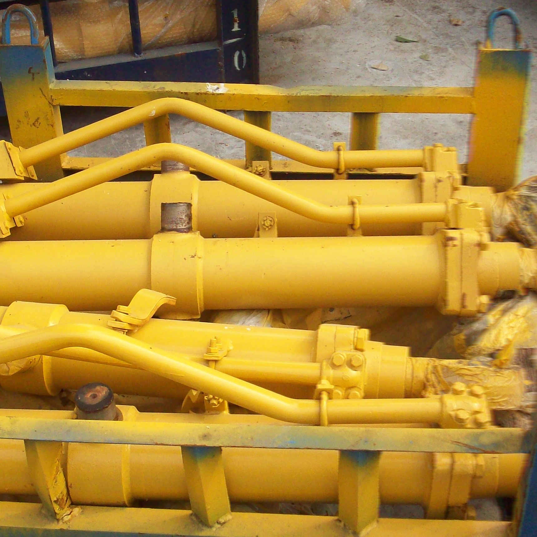 SD16	16Y-62-50000	Blade lift cylinder