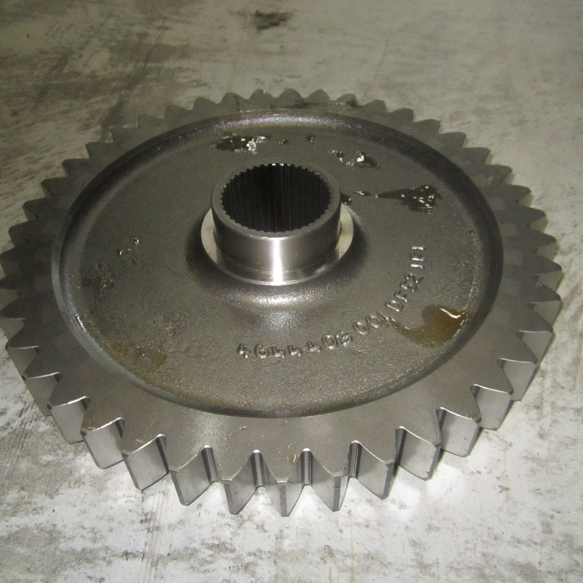 SP105619	ZF.4644303279	output gear