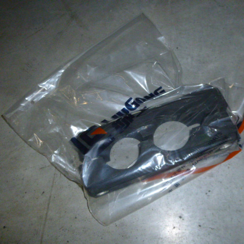 09C0109	09C0109	Pipe clamp assembly