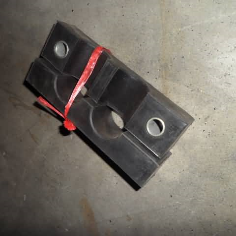 09C1047		Pipe clamp; ASSY