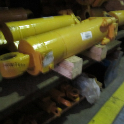 10C0033X0		Loading and unloading fork cylinders