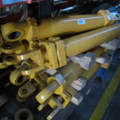 10C0034X0		Side dump bucket cylinder