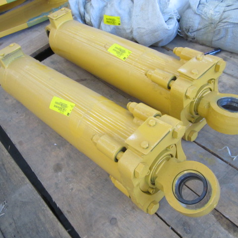 10C0053X0		Loading and unloading fork cylinders