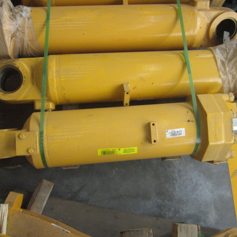 10C0182		bucket cylinder; fittings