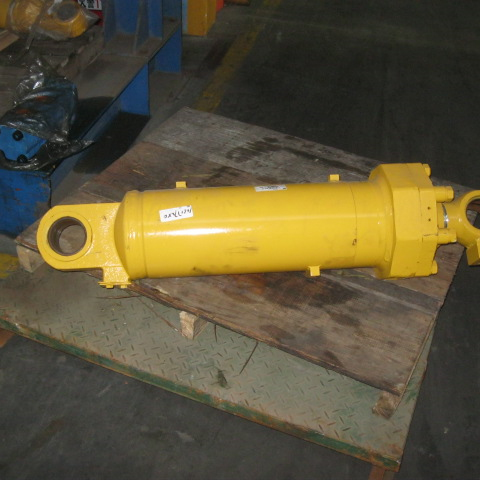 10C0466X0		Right boom cylinder; fittings