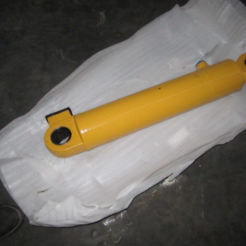 10C1575		Steering cylinder; ASSY